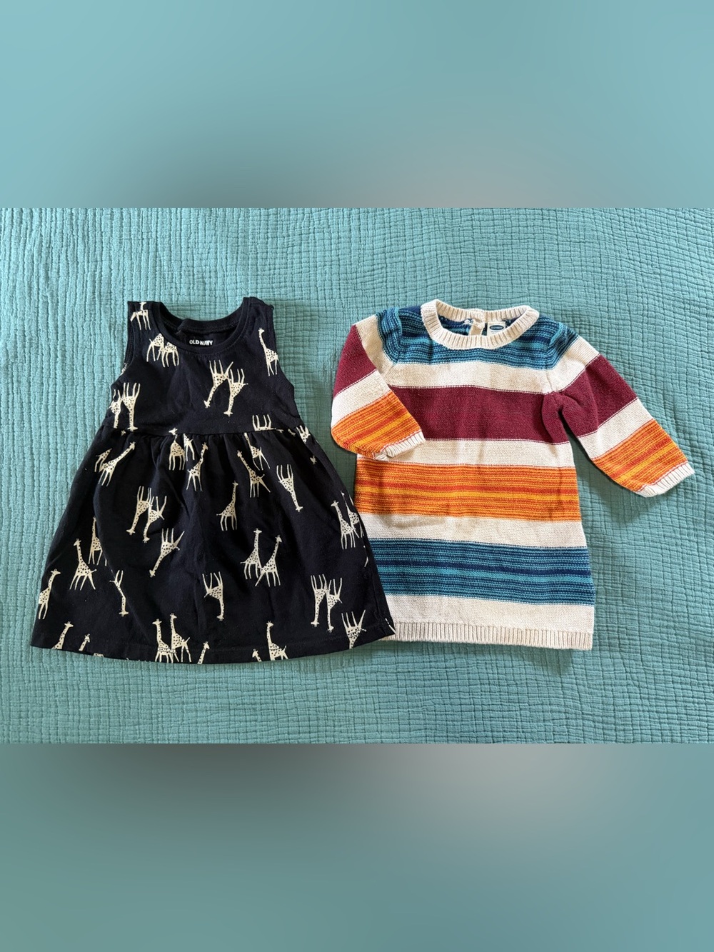 Baby Girl Bundle: Old Navy Giraffe and Knit Sweater Cotton Dresses 3-6 months